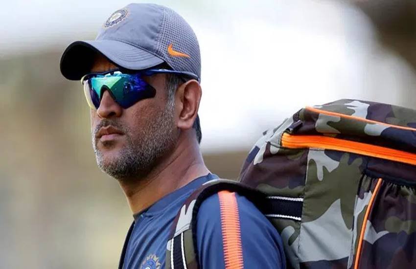 महेंद्र सिंह धोनी (Source: Reuters)