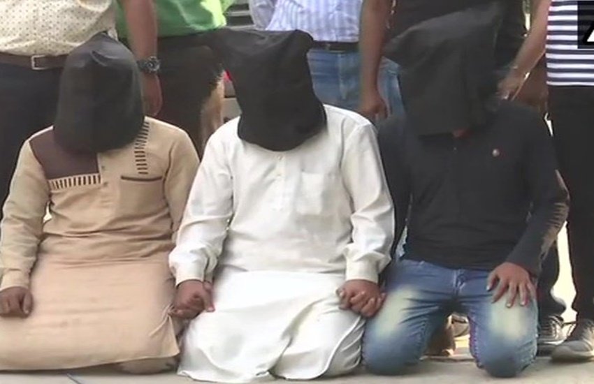 कमलेश तिवारी की हत्या में पकड़े गए आरोपी (फोटो सोर्स -ANI)