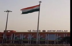 ‘यात्रियों में देशभक्ति’ पैदा करने के लिए रेलवे का प्लान, 26 स्टेशनों पर लगाया जाएगा 100 फुट ऊंचा तिरंगा