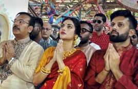 bengal, durga puja, mimi chakraborty, muslim cleric, nusrat jahan, Pujo, tmc, West Bengal, jansatta news, TMC,Nusrat Jahan,West Bengal,Mamata Banerjee