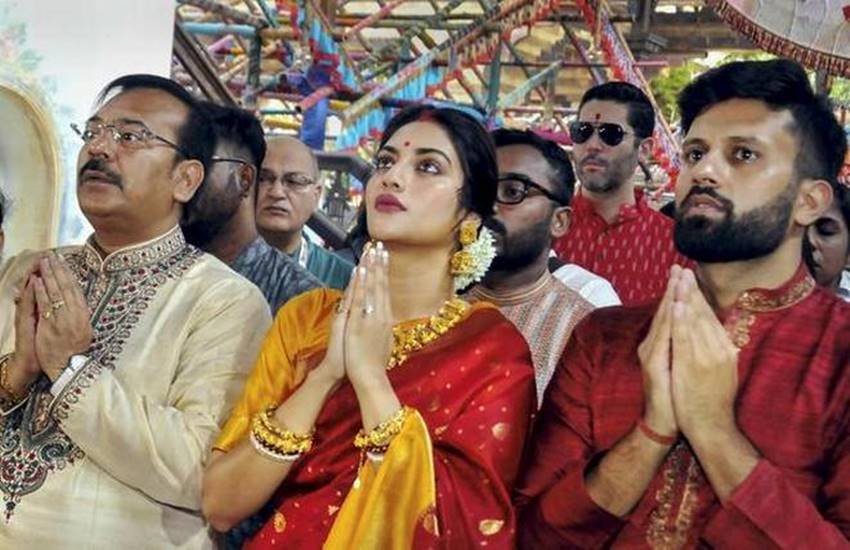 bengal, durga puja, mimi chakraborty, muslim cleric, nusrat jahan, Pujo, tmc, West Bengal, jansatta news, TMC,Nusrat Jahan,West Bengal,Mamata Banerjee