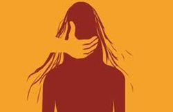 4 साल की बच्ची से रेप, आरोपी बोला- 200 रुपए लो पुलिस में मत करना FIR, नहीं मानें पैरेंट्स तो पीड़िता के घर में लगा दी आग