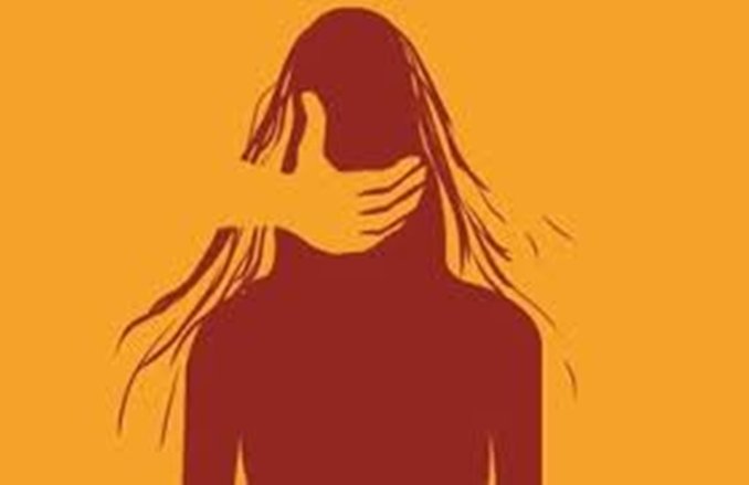 4 साल की बच्ची से रेप, आरोपी बोला- 200 रुपए लो पुलिस में मत करना FIR, नहीं मानें पैरेंट्स तो पीड़िता के घर में लगा दी आग