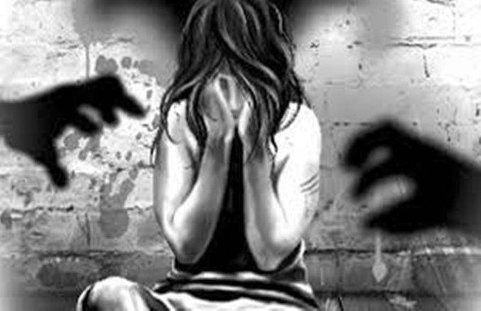 ‘रेप का केस वापस ले लो, वरना दे दूंगा जान’ आरोपी ने धमकी दी और खुद पर कैरोसिन छिड़क लगा ली आग, मौत
