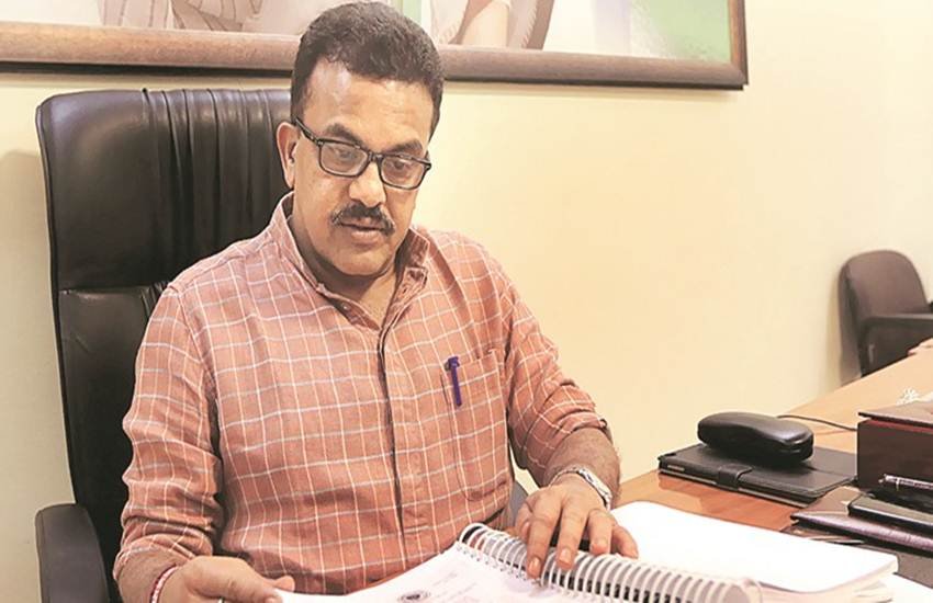 संजय निरूपम ने अपनी पार्टी के अज्ञात नेता के खिलाफ हमला बोलते हुए निकम्मा शब्द का इस्तेमाल किया है। (फाइल फोटो सोर्स: द इंडियन एक्सप्रेस)
