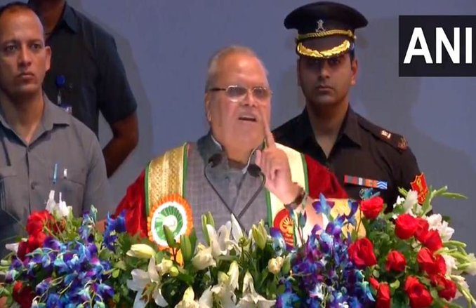 JK: अलगाववादियों पर बरसे सत्यपाल मलिक, ‘दूसरों को मरवाते हैं मौलवी, हुर्रियत नेता, पर इनके बच्चे विदेश में हैं सेटल’