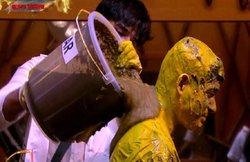 Bigg Boss 13 Day 3 Update : टास्क के लिए सेलिब्रिटी गोबर, कीचड़ से नहाए, करेले का जूस तक पिया