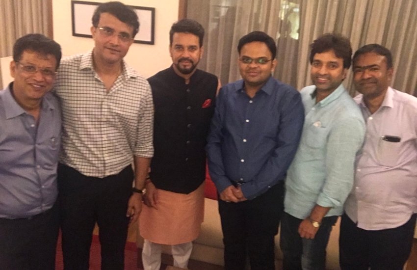 सौरव गांगुली ने मंगलवार को अपने ट्विटर अकाउंट पर बीसीसीआई के पदाधिकारियों के साथ वाली एक तस्वीर साझा की।
