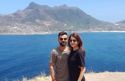 विराट कोहली ने अनुष्का शर्मा के साथ वाली तस्वीर पोस्ट की, इमोजी के जरिए जताया आंखों में पत्नी के लिए प्यार