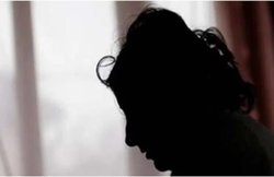 महिला की आंखों में एसिड डाल 11 साल के बेटे से शारीरिक संबंध बनवा गंदा वीडियो बनाया, आरोपी पर लगे कई चार्ज