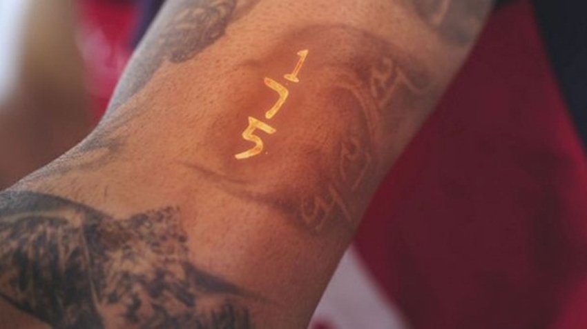 विराट ने साल 2008 में वनडे क्रिकेट में कदम रखा था। वह भारत के लिए खेलने वाले 175वें वनडे क्रिकेटर थे। इसी लिए उन्होंने अपने शरीर पर 175 भी गुदवाया है।