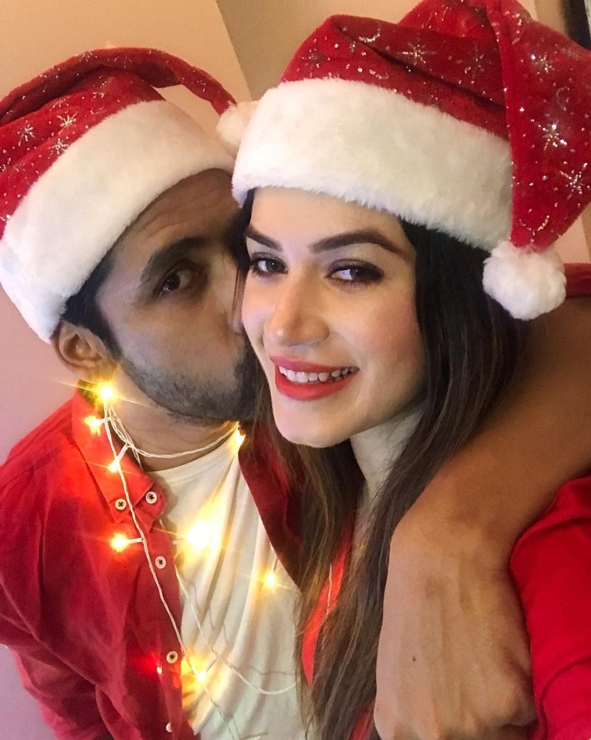 पुनीश संग शादी के सवाल पर बंदगी का कहना है कि हम जब भी शादी करेंगे सबको पता चल जाएगा लेकिन फिलहाल हम दोनों ने इस बारे में कुछ सोचा नहीं है।