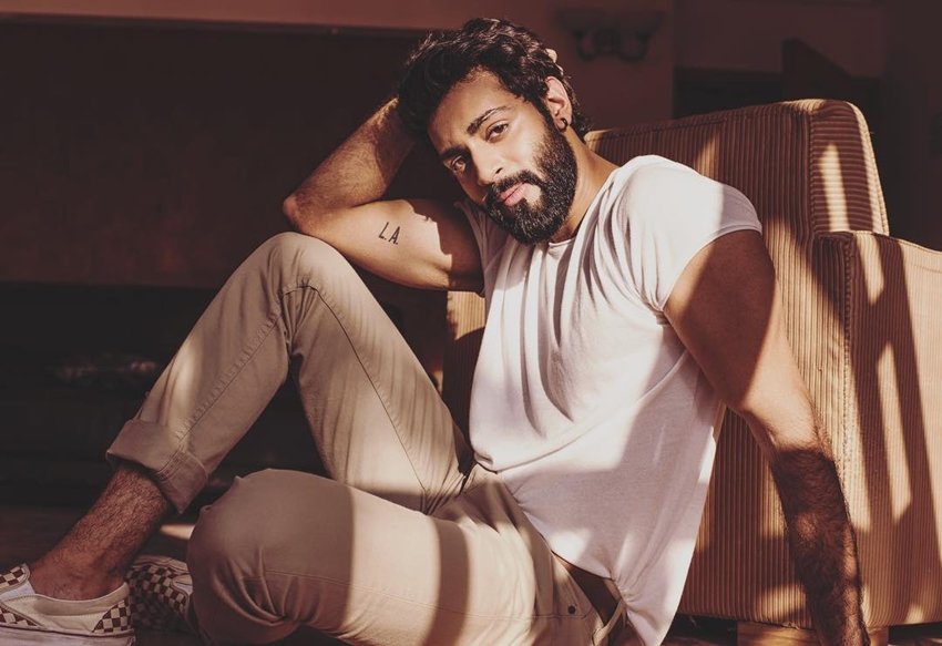 पूनम ढिल्लन ने अपने साथ के लगभग सभी सुपरस्टार्स के साथ स्क्रीन शेयर किया है।