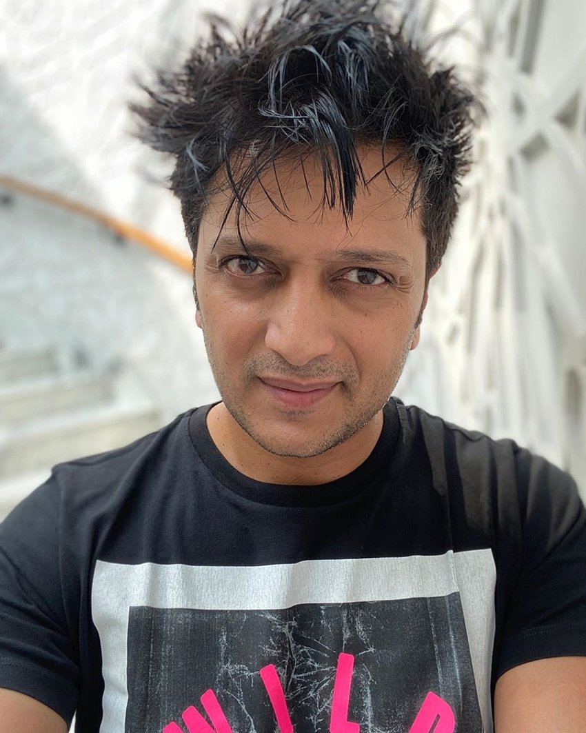 रितेश टिकटॉक पर काफी एक्टिव हैं। उनकी आईडी है- @riteishd. वह आए दिन tiktok वीडियोज शेयर करते रहते हैं। (Photo: Riteish Deshmukh /Instagram)