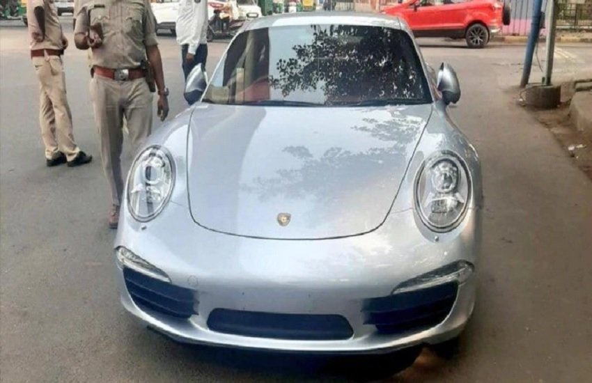 अहमदाबाद में पोर्श कार पर 9.8 लाख रुपये का जुर्माना लगाया गया। (Photo: Twitter/AhmedabadPolice)