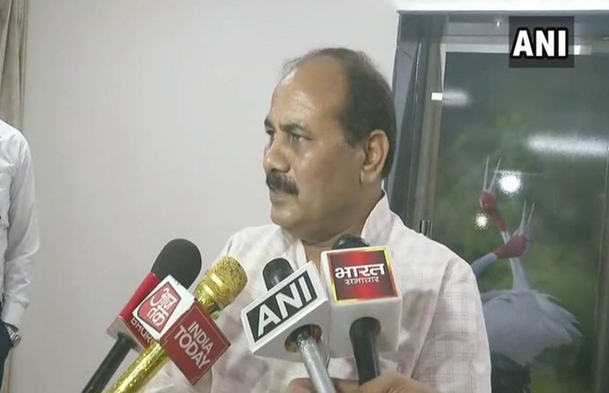 ‘नरेंद्र मोदी जी से सीखा है यू-टर्न मारना’, ऑड-इवन पर UP के मंत्री ने मारी पलटी तो सोशल मीडिया पर लोग मार रहे तंज