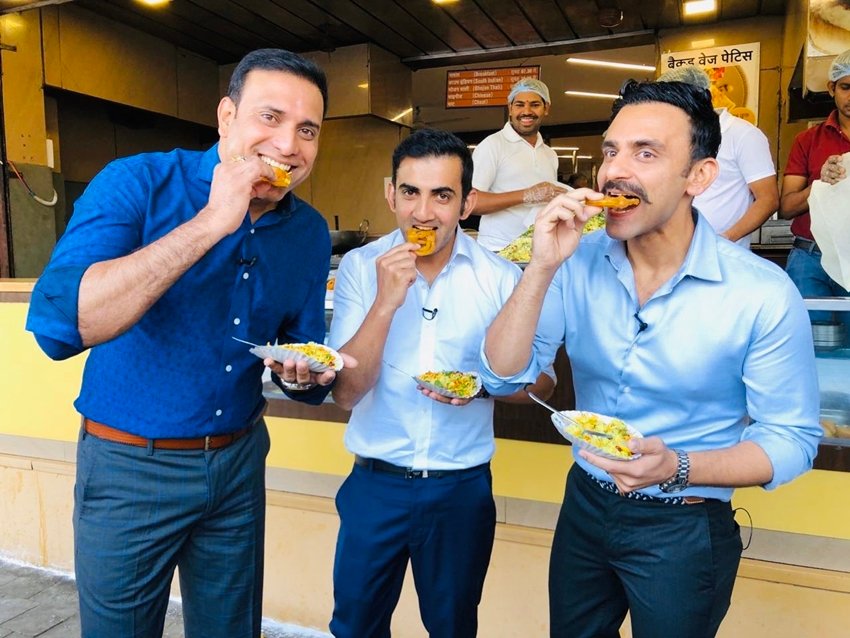 तस्वीर में लक्ष्मण और जतिन सप्रू के साथ ही गौतम गंभीर भी दिख रहे हैं।