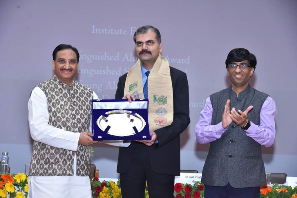 शिक्षा मंत्री पोखरियाल और भागलपुर के डीआईजी विकास वैभव