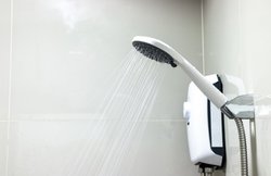 Hot Water Bath Health Benefits: गर्म पानी से नहाना कई स्वास्थ्य समस्याओं से दिला सकता है छुटकारा, जानिए कैसे