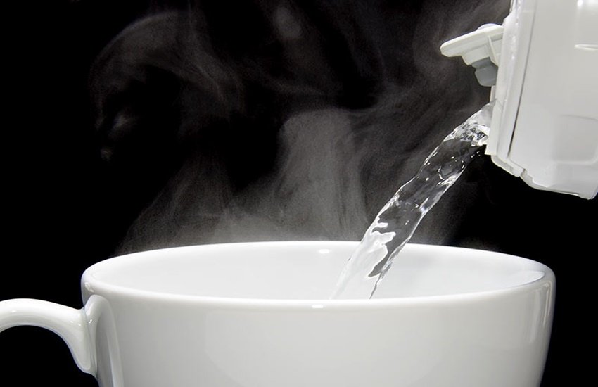 health news, health news in hindi, hot water, drinking water, garam paani ke fayde, Side Effects Of Drinking Hot Water, Side Effects Of Drinking Hot Water in Hindi, Risk of Drinking hot water, Major Side Effects Of Hot Water, effects of drinking hot water daily, side effect of drinking hot water in empty stomach, side effects of drinking hot water in summer, drinking hot water before sleep, how much hot water should i drink a day, drinking warm water throughout the day