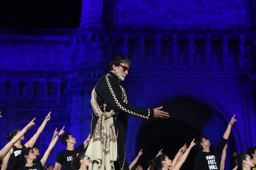 इसके अलावा एबीपी न्यूज, रिपब्लिक टीवी और 92.7 बिग एफएम पर भी लोग इस कार्यक्रम से जुड़ सकते हैं।