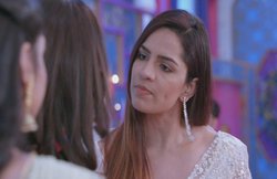 Kumkum Bhagya : प्राची को बेइज्जत होता देख खौला अभि का खून, घरवालों को सुनाई खरी-खोटी