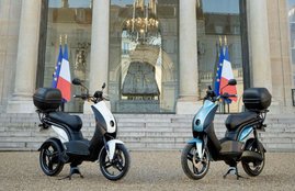 Peugeot E-Ludix electric scooter, Peugeot E-Ludix joined French President's convoy , electric scooter in French President's convoy, French President's convoy scooter list, Mahindra's electric scooter joind French President's convoy