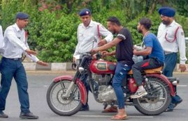 Motor Vehicle Act, Royal Enfield Challan, Madhya Pradesh traffic Police, Motor Vehicle Act Rule, new traffic challan fine, new traffic challan fine rate, new traffic rules, motor vehicle amendment ctMotor Vehicle Act, Chandigarh traffic Police, Motor Vehicle Act Rule, new traffic challan fine, new traffic challan fine rate, new traffic rules, motor vehicle amendment ct