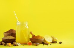 Turmeric Water Health Benefits: दिन की शुरूआत एक गिलास हल्दी वाले पानी से करें, मिलेंगे कई फायदे