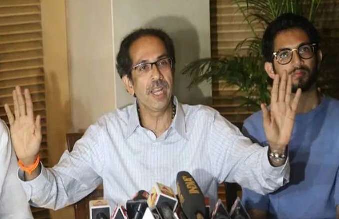 उद्धव ठाकरे ने शिवसेना विधायकों को आधार कार्ड और PAN के साथ बुलाया, MLAs में सस्पेंस