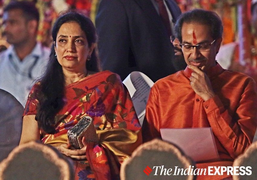 उद्धव ठाकरे अपनी पत्नी रश्मि के साथ। (Express photo: Prashant Nadkar)