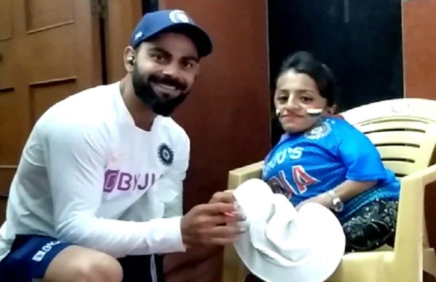 अपनी फैन से मिले विराट कोहली (फोटो सोर्स-TWITTER)