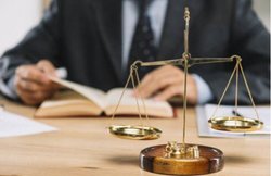 जमानत नहीं देने पर वकील ने दरवाजा बंद कर धमकाया- महिला हो, नहीं तो घसीट कर पीटते; जज ने पुलि‍स से लगाई गुहार