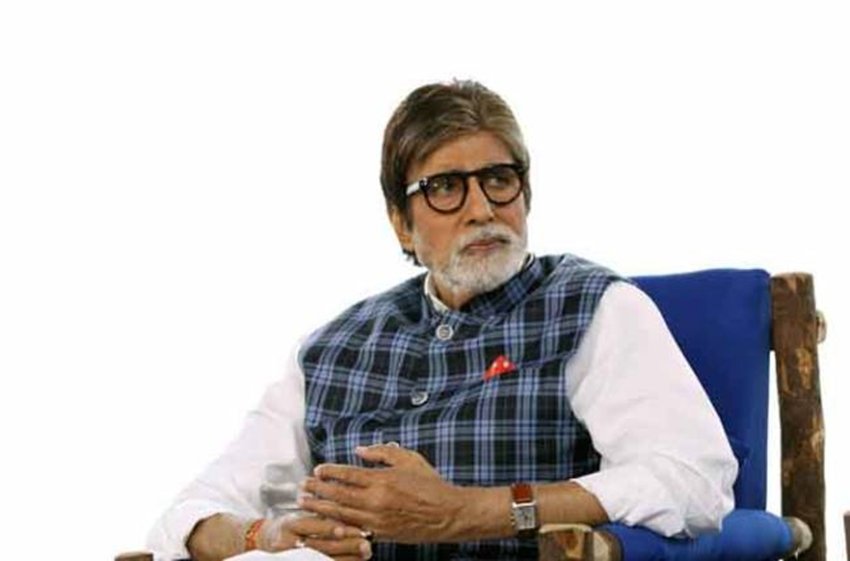 सदी के महानायक अमिताभ बच्चन की पहली फिल्म थी सात हिंदुस्तानी। ये फिल्म बॉक्स ऑफिस पर औंधे मुंह गिरी थी।