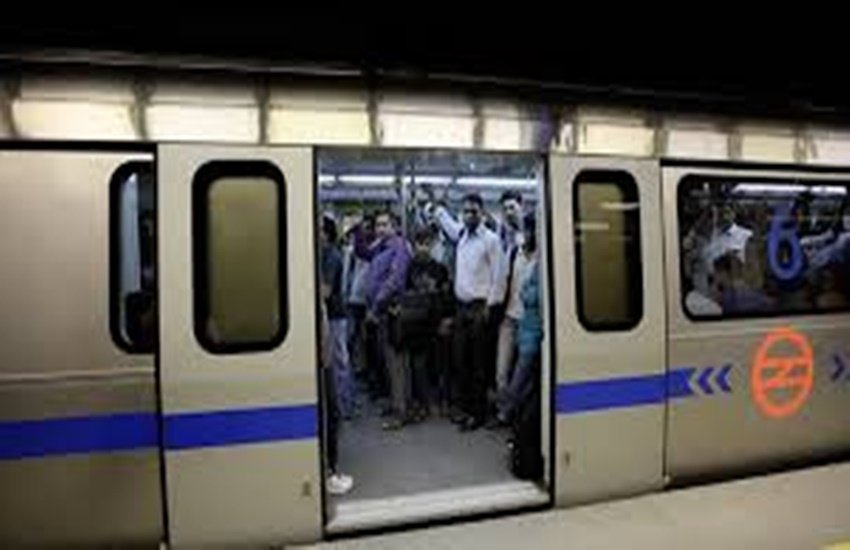 ब्लूलाइन मेट्रो ट्रेन, प्रतीकात्मक तस्वीर (फोटो सोर्स -इंडियन एक्सप्रेस)