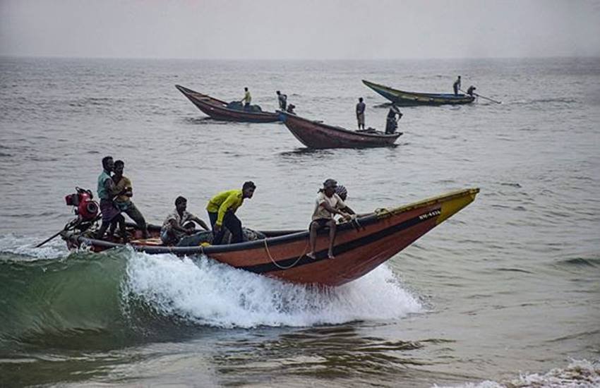 Cyclone Bulbul, Weather Forecast Today, cyclone Maha, weather Live News Updates, bangladesh, kolkata, West Bengal, Odisha Gujarat Delhi, NCR, Noida Mumbai Rains Latest News, Weather forecast IMD Report Today- Weather Forecast Today, Cyclone Bulbul LIVE Updates