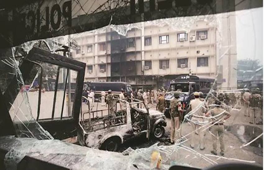Delhi, Delhi court clash, Delhi news, Delhi lawyers, Delhi Police, 3rd Battalion, CCTV footage, Tis Hazari court, lawyers, india news, Hindi news, news in Hindi, latest news, today news in Hindi