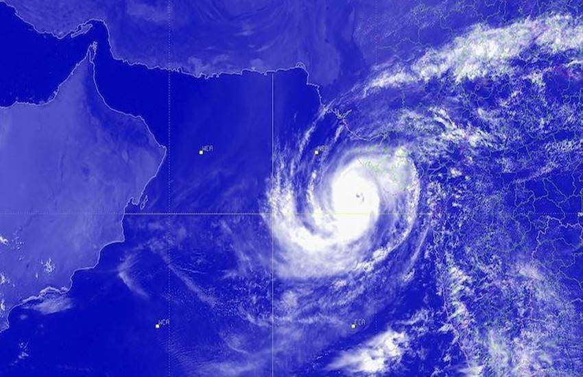 weather forecast today, weather today, cyclone maha, gujarat rain, mumbai rain, Maharashtra rains Delhi air quality, rajasthan rains, weather update, weather news, delhi weather, jansatta, Heavy Rainfall, Weather Forecast Updates, Nashik, Cyclone Maha today weather, weather news, weather update india weather, Chennei Rain, Kerala rain, Kerala flood, Delhi rain, UP weather, NCR weather, mumbai rains, mumbai rains today, NCR, monsoon news today, temperature, temperature today, weather report, weather warning, weather report today, weather forecast, temperature today, monsoon