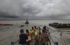 Cyclone Bulbul, cyclone Maha Weather Forecast Today Live News Updates West Bengal, Odisha Gujarat Delhi, NCR, Noida Mumbai Rains Latest News, Weather forecast IMD Report Today- Weather Forecast Today, Cyclone Bulbul LIVE Updates