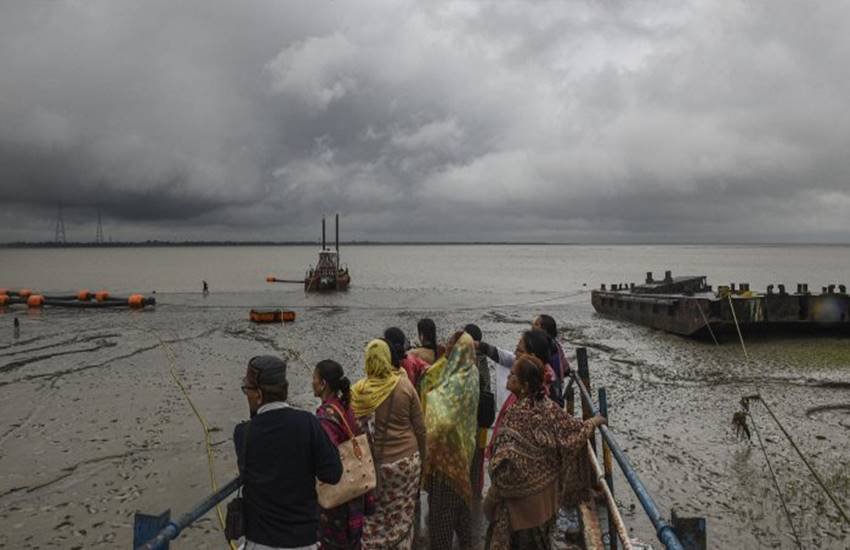 Cyclone Bulbul, cyclone Maha Weather Forecast Today Live News Updates West Bengal, Odisha Gujarat Delhi, NCR, Noida Mumbai Rains Latest News, Weather forecast IMD Report Today- Weather Forecast Today, Cyclone Bulbul LIVE Updates