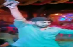 Bihar: डीजे फ्लोर पर गूंजीं ठांय-ठांय की आवाजें, शादी समारोह में युवकों ने की बंदूकों संग मस्ती; देखें वीडियो