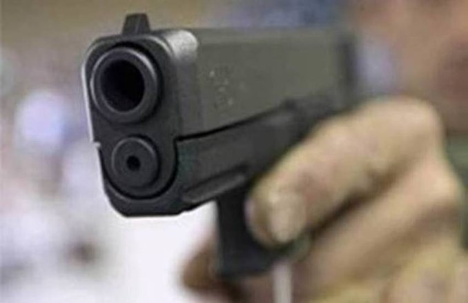 यूपी में दिनदहाड़े मैदान में कर रहे थे गोकशी, पुलिस ने धावा बोला तो कर दी फायरिंग; बाद में अरेस्ट