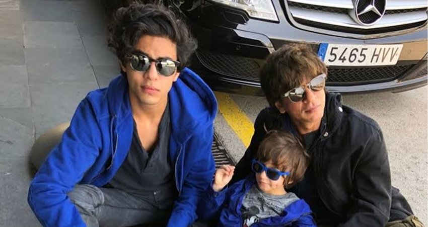 आर्यन खान: शाहरुख इस बात का खुलासा कर चुके हैं कि उनके बेटे आर्यन को ऐक्टिंग में कोई दिलचस्पी नहीं है। आर्यन सोशल मीडिया में तो काफी एक्टिव हैं लेकिन फिल्मों में आने के बारे उनका कोई भी ख्याल नहीं है।