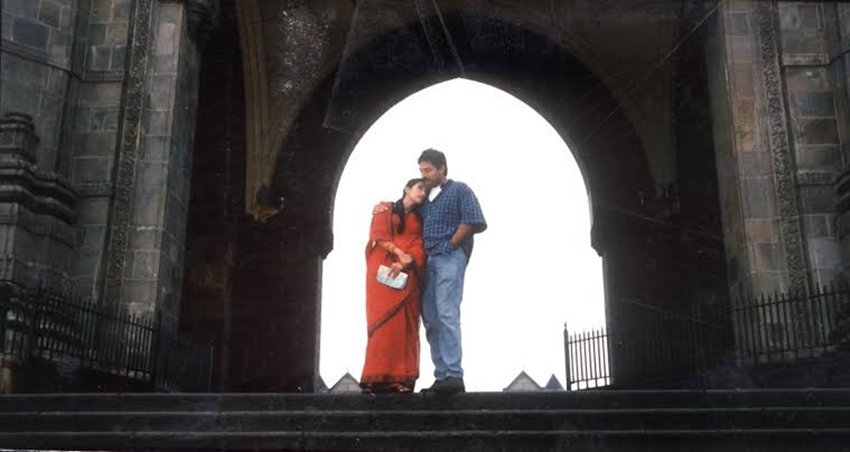 Bombay: 1995 में बनी फिल्म 'बॉम्बे' का निर्देशन मणिरत्नम ने किया था। इस फिल्म के मुख्य किरदार अरविंद स्वामी और मनीषा कोइराला थे। फिल्म में बाबरी मस्जिद गिराए जाने के बाद उपजे साम्प्रदायिक तनाव में दो समुदायों के जटिल संबंधों को दिखाया गया था। फिल्म सुपरहिट रही थी।(Photo: Youtube)