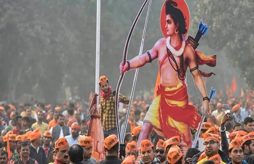 राम जन्मभूमि-बाबरी मस्जिद विवाद भारतीय इतिहास का सबसे बड़ा विवाद रहा है। इस मुद्दे को लेकर सिनेमा में कई फिल्में बनीं हैं। इनमें से बहुत सी फिल्मों पर खूब विवाद भी हुआ। कुछ को तो बैन भी करना पड़ा। आइए डालते हैं ऐसी ही कुछ फिल्मों पर एक नजर(सांकेतिक तस्वीर, सोर्स: इंडियन एक्सप्रेस)