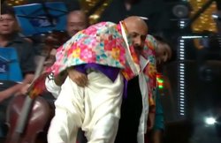 Indian Idol 11: कंटेस्टेंट की सिंगिग पर फिदा हुए विशाल ददलानी, कंधे पर उठा पहुंचे प्यारेलाल के पास