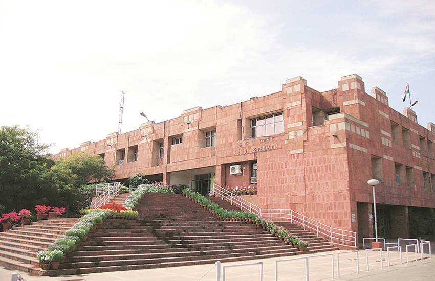 विद्यार्थियों के आंदोलन के बाद आंकड़े पेश किए गए कि लगभग चालीस फीसद ऐसे विद्यार्थी हैं जो इतनी बढ़ी फीस चुकाने में नाकाम हैं। 