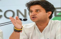 ज्योतिरादित्य सिंधिया ने प्रोफाइल चेंज विवाद को बताया- घटिया हल्ला-गुल्ला, ट्रोल्स बोले- शरद पवार की तरह झूठ बोल रहे हैं महाराज