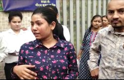 Jawed Habib के हेयर सैलून में युवती का हंगामा, कहा- फेशियल के दौरान बिगड़ा चेहरा, मैनेजर ने दी जान से मारने की धमकी