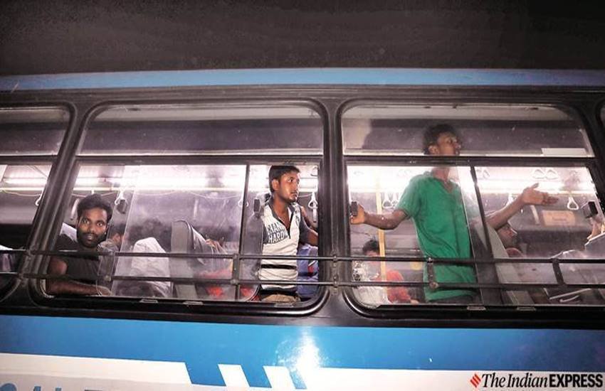 इस साल फरवरी में हिज्बुल मुजाहिदीन के कमांडर रहे रियाज नाइकू ने एक ऑडियोटेप जारी किया था, जिसमें उसने खौफनाक नतीजों की चेतावनी दी थी। उसने प्रवासी मजदूरों और गैर-स्थानीय कारोबारियों को धमकी दी थी कि वे फौरन कश्मीर छोड़कर चले जाएं। 